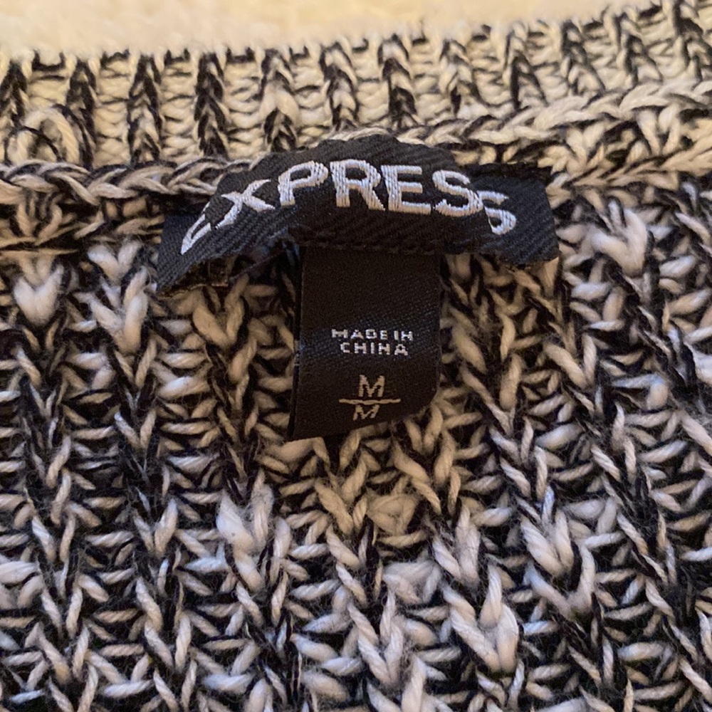 Express sweater - Picture 2 of 4